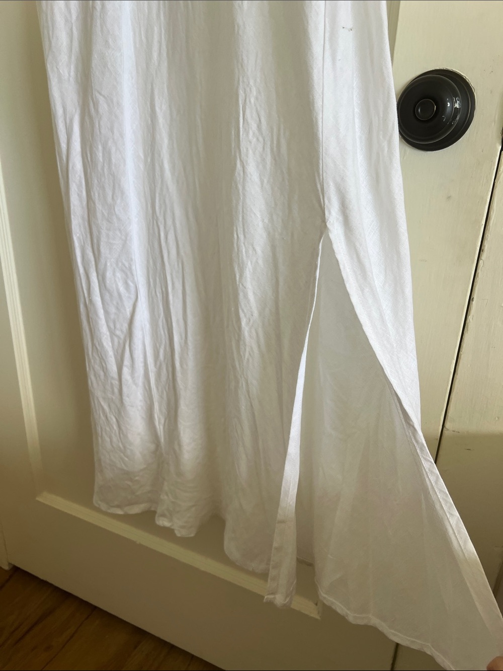 Classic White Sleeveless Maxi Dress - Picture 7 of 7